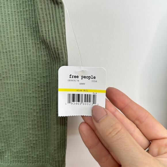 NEW Intimately Free People Green Ribbed Stretch Tank Top M/L Loungewear Casual - Picture 4 of 5